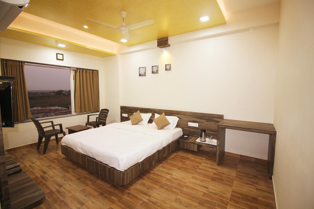 Hotel Vraj Inn Dwārka Extérieur photo
