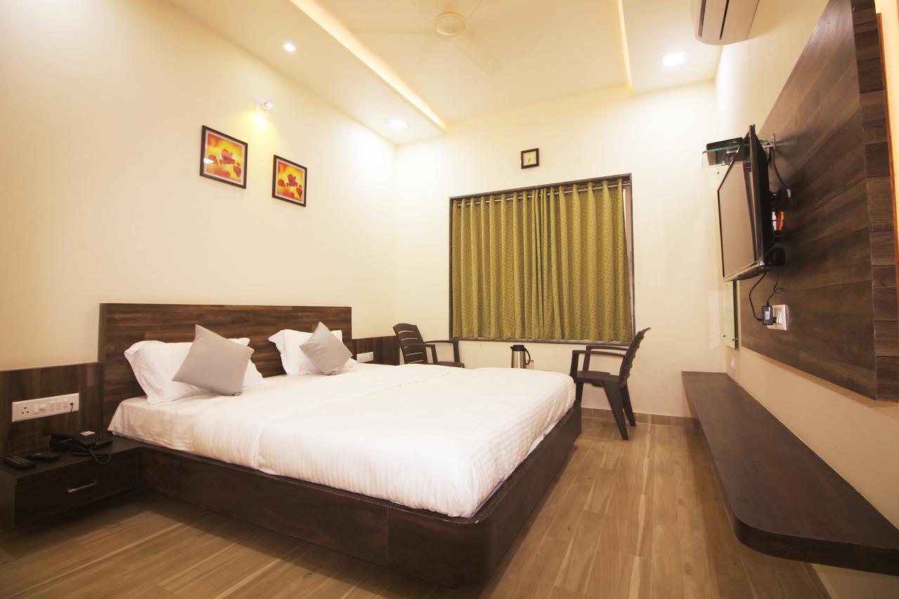 Hotel Vraj Inn Dwārka Extérieur photo