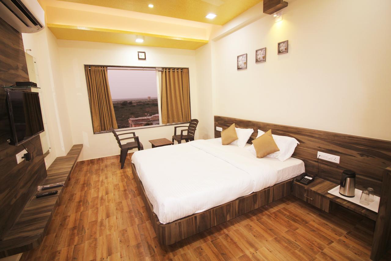 Hotel Vraj Inn Dwārka Extérieur photo
