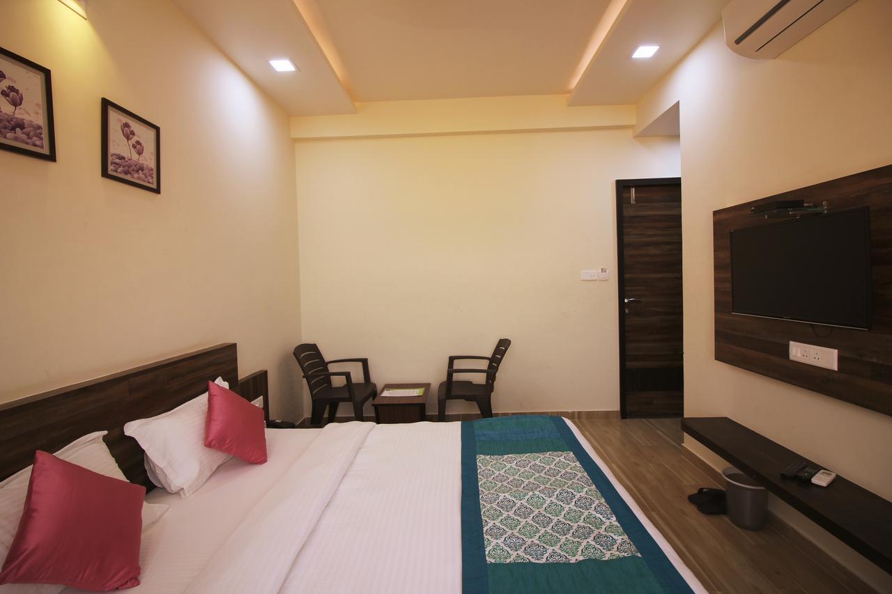 Hotel Vraj Inn Dwārka Extérieur photo